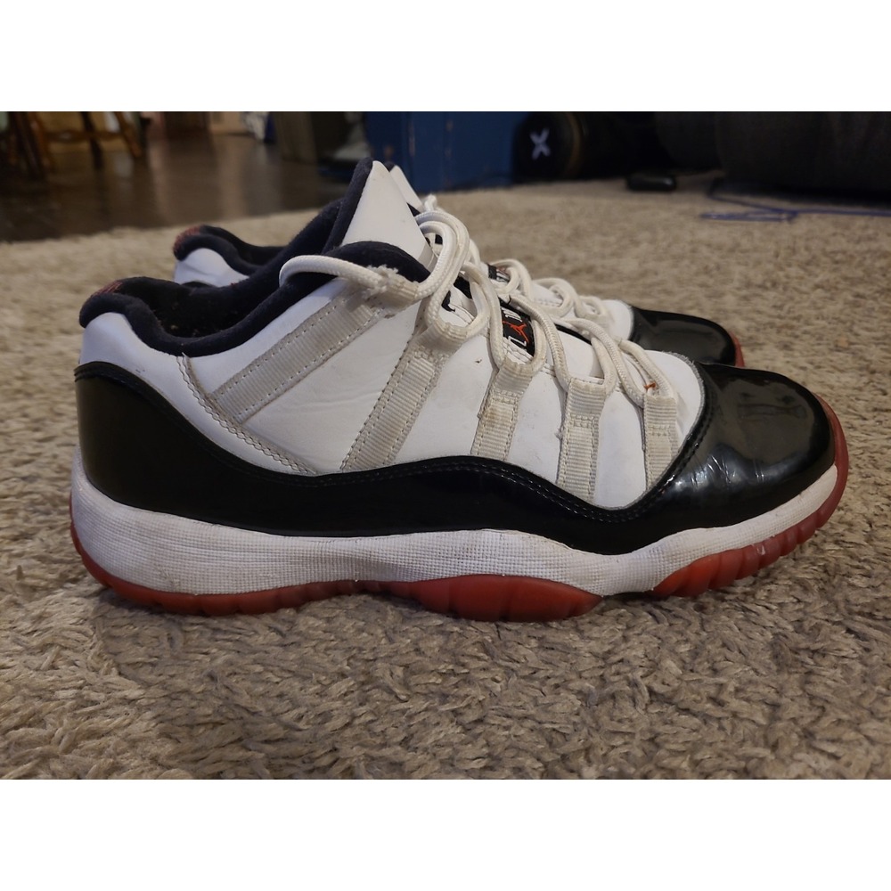 Jordan Air Jordan 11 Low Unisex Kids Sneaker 7Y White/Black/Red 528896-160
